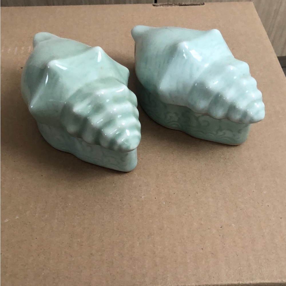 Set of 2 Seashell trinket box with lid Ceramic